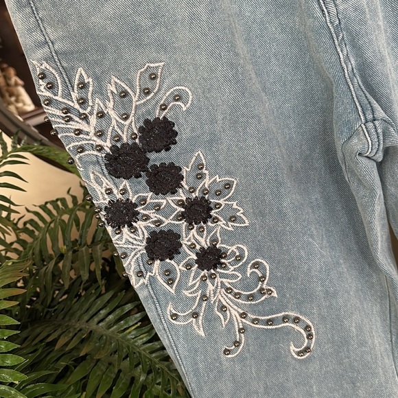 POL High Waist Stretch Blue Jeans Embroidered Black Floral Beaded Bell Bottoms - Picture 5 of 15
